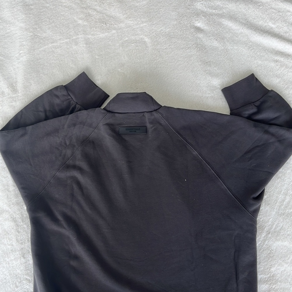 Essentials sweater - Picture 3 of 6